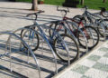 Sesión en el Concejo: las playas de estacionamiento deben garantizar espacios para bicicletas y monopatines eléctricos