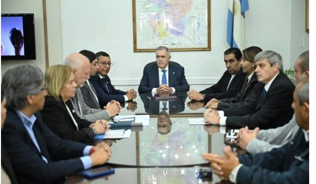 Jaldo anunció subsidio eléctrico para 10.000 familias afectadas por inundaciones