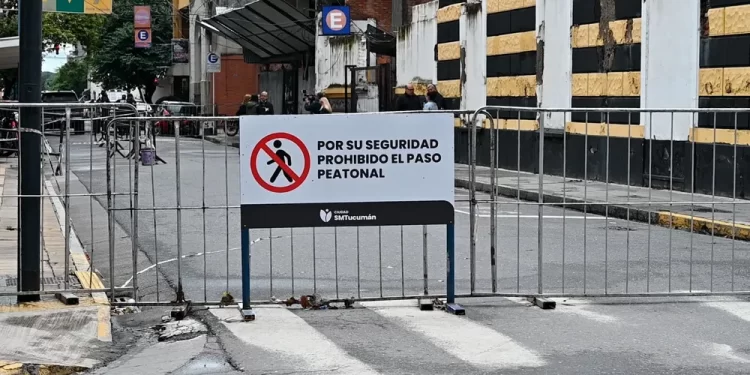 Avanzan los trabajos preventivos en edificio con riesgo de colapso en Mendoza al 200