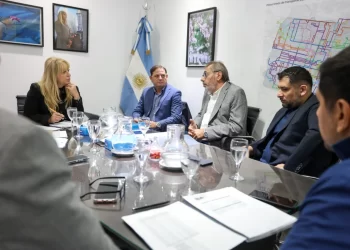 La intendente Rossana Chahla busca garantizar el servicio de transporte público urbano