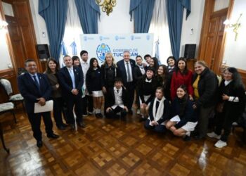 El Gobernador recibió a referentes de la Escuela Normal y anunció mejoras edilicias y pedagógicas