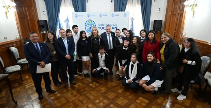 El Gobernador recibió a referentes de la Escuela Normal y anunció mejoras edilicias y pedagógicas