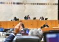 La Legislatura aprobó leyes claves y continuará la sesión el lunes tras un cuarto intermedio