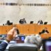 La Legislatura aprobó leyes claves y continuará la sesión el lunes tras un cuarto intermedio