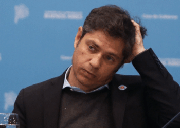El gobernador Axel Kicillof dejó sin asistencia alimentaria a 2 millones de bonaerenses