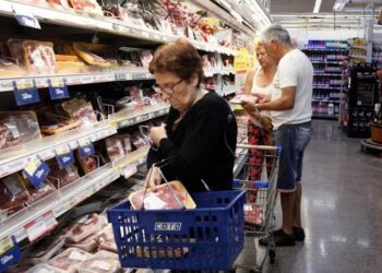 Las ventas minoristas pyme descendieron 3,2% interanual en abril