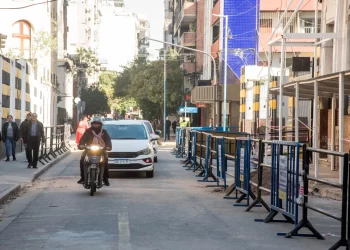 Habilitan media calzada en Mendoza al 200 mientras continúan los trabajos preventivos en un edificio