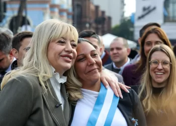 La intendente Rossana Chahla instó a mantener viva la llama de la Revolución de Mayo con inclusión, diálogo y cercanía