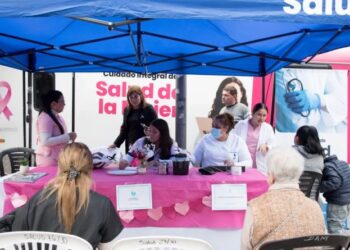 En el Día Internacional de Acción por la Salud de las Mujeres, vecinas accedieron a prestaciones gratuitas en Plaza Independencia