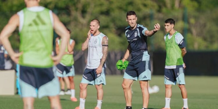 Montiel preocupa, pero Messi y Tagliafico vuelven con todo: el parte físico de la Selección a cuatro días de Austria