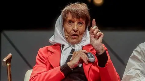 Murió Taty Almeida, presidenta de Madres de Plaza de Mayo