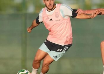 Mundial: La Selección llamó a Buendía y le pidió que no se vaya de vacaciones