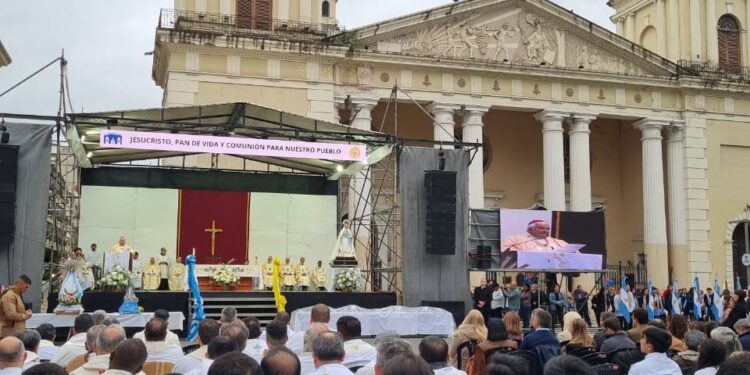 Tucumán celebró Corpus Christi y recordó los diez años del XI Congreso Eucarístico Nacional