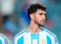 Balerdi se lesionó y Scaloni llamó a Senesi: El defensor del Tottenham se suma a la Selección a cuatro días del debut