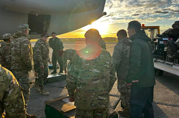 Partió un avión con personal militar argentino hacia Venezuela