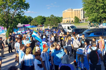 Así fue el banderazo de Argentina en un bar de tucumanos en Kansas