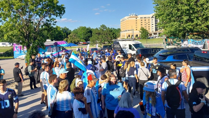Así fue el banderazo de Argentina en un bar de tucumanos en Kansas