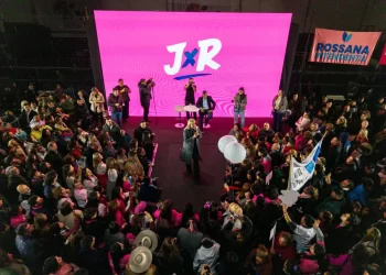 «La gente vuelve a creer», sostuvo Rossana Chahla al lanzar el Primer Foro Vecinal en la capital