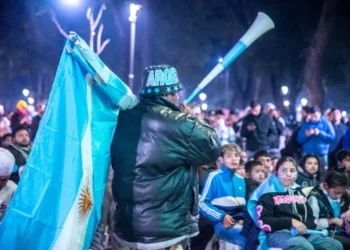 Ya es cábala: una multitud acompañó el triunfo de Argentina ante Jordania en el Punto Mundialista del Parque Avellaneda