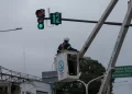 Con cuatro nuevos semáforos, refuerzan la seguridad vial en la zona norte de la capital