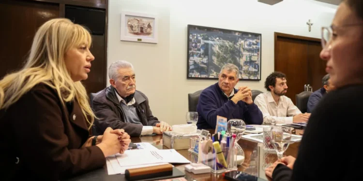 Rossana Chahla reunió a expertos para proyectar medidas preventivas frente al posible impacto de El Niño durante el verano