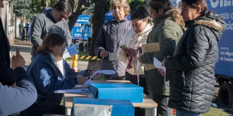 Vecinos de Villa Urquiza accedieron a múltiples servicios gratuitos del programa SMT