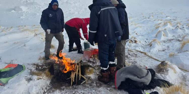 Rescataron a los cuatro mineros que estuvieron varados durante tres días por el temporal en Catamarca
