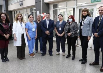 Mediante un procedimiento fetal de alta complejidad salvaron la vida de un bebé