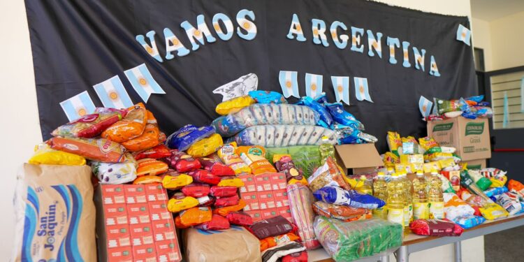 Juri entrego alimentos al Cotolengo Don Orione