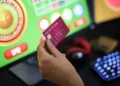 El edil Argañaraz presentó cinco proyectos para prevenir la ludopatía y limitar las apuestas online en la capital