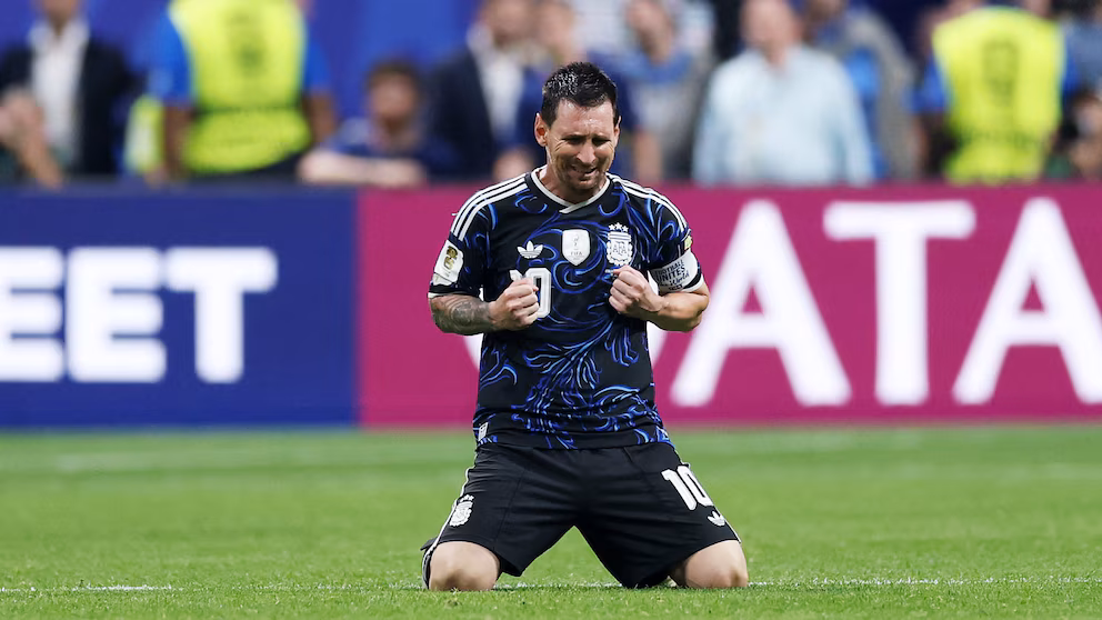The Guardian destacó la influencia de Messi en el triunfo argentino: «Aún no estaba listo para rendirse»