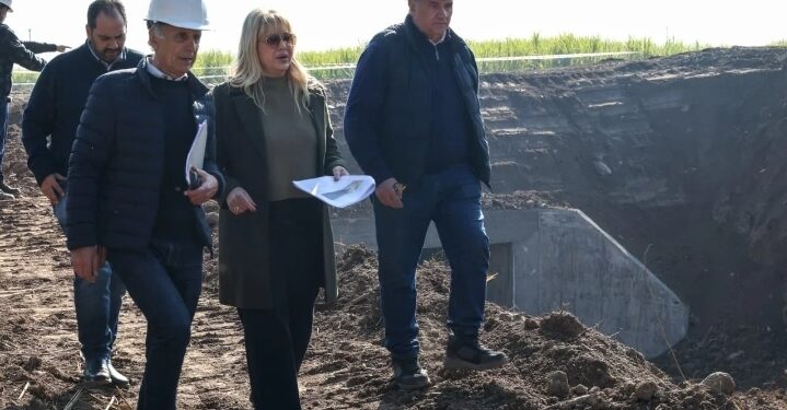 Rossana Chahla supervisó la obra hidráulica en el barrio 360 Viviendas, que ya tiene un avance del 60%