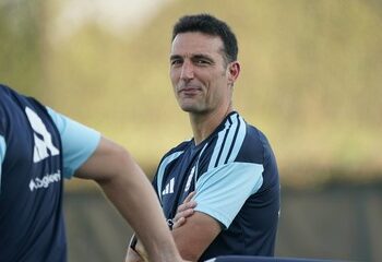 La euforia duró poco: Argentina ya trabaja para el miércoles y Scaloni guarda tres dudas para la semifinal ante Inglaterra