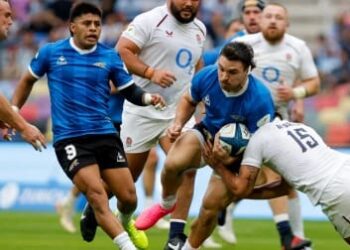 Los Pumas perdieron con Inglaterra 31-24 y cerraron la fase local con saldo negativo, entre la polémica del final y el show de amarillas