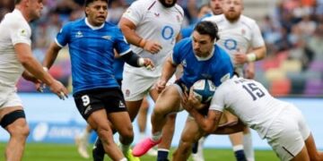 Los Pumas perdieron con Inglaterra 31-24 y cerraron la fase local con saldo negativo, entre la polémica del final y el show de amarillas