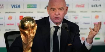 El fútbol mundial se parte en dos: La UEFA amenaza con no ir al Mundial y la CONCACAF también rechazó el plan de Infantino