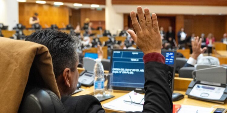Prevención de emergencias, Digesto Jurídico y monitoreo de leyes marcaron la agenda de la sesión extraordinaria