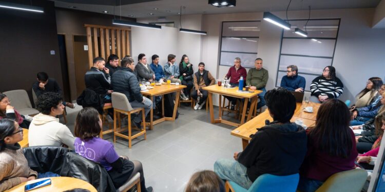 Nuevo Bondi: Canelada y Cobos sumaron la mirada de estudiantes universitarios a la propuesta de reforma del transporte