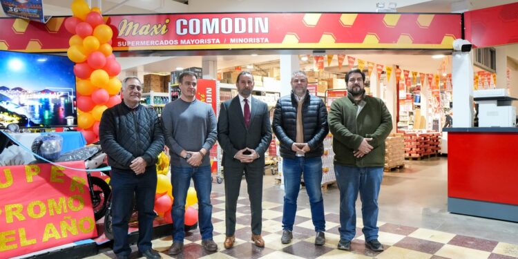 El Dr. Fernando Juri destacó el valor de la inversión privada y el empleo en Tucumán durante su visita a Maxi Comodín