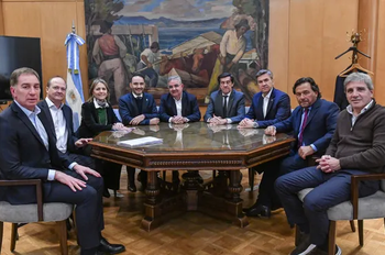Santilli y Caputo recibieron a gobernadores para avanzar con zona cálida