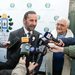 Visita del Arzobispo al Concejo: Fernando Juri hizo entrega al Padre Sánchez de un Rosario para ser obsequiado al papa León XIV