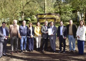La Legislatura hizo entrega de la ley que declara Monumento Natural al tapir