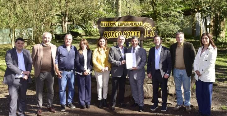 La Legislatura hizo entrega de la ley que declara Monumento Natural al tapir