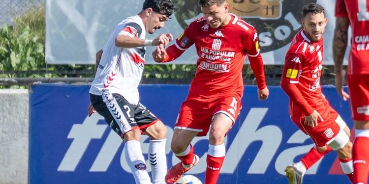 San Martín de Tucumán rompe la racha: Arfaras brilla en la remontada ante Chacarita