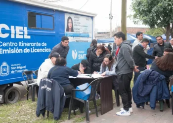 El Operativo Integral de la Capital acerca trámites y servicios gratuitos a los barrios Floresta y El Molino