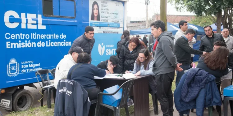 El Operativo Integral de la Capital acerca trámites y servicios gratuitos a los barrios Floresta y El Molino